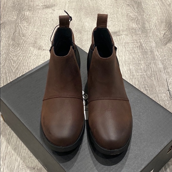 NEW - Sorel - Emelie Waterproof Chelsea Boot - Picture 6 of 9